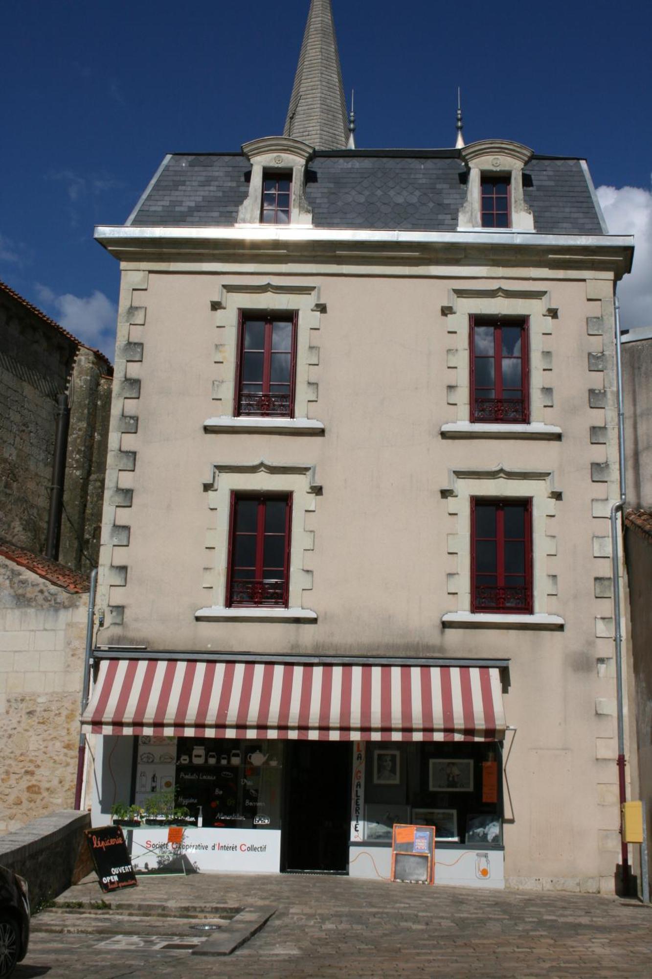 Les Nuits D'Aldearde Apartment Airvault Exterior photo